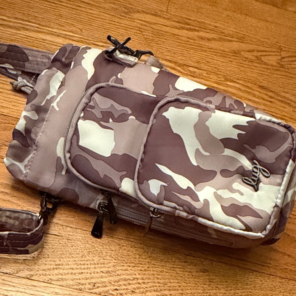 Lug by Huggie SE water bottle holder with 3 zipper pouches - Camo Crossbody Bag - Picture 4 of 11